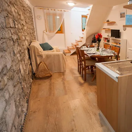 Alex Apartment *